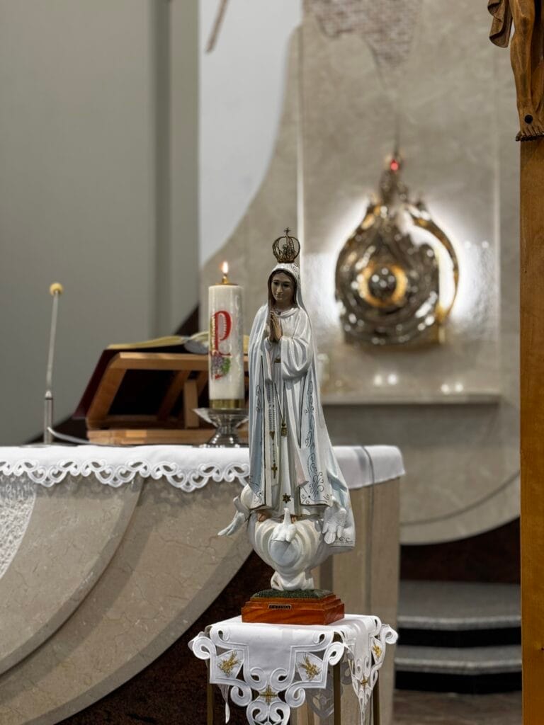 Zdjęcie kościoła z Parafia Jezusa Chrystusa Króla Wszechświata