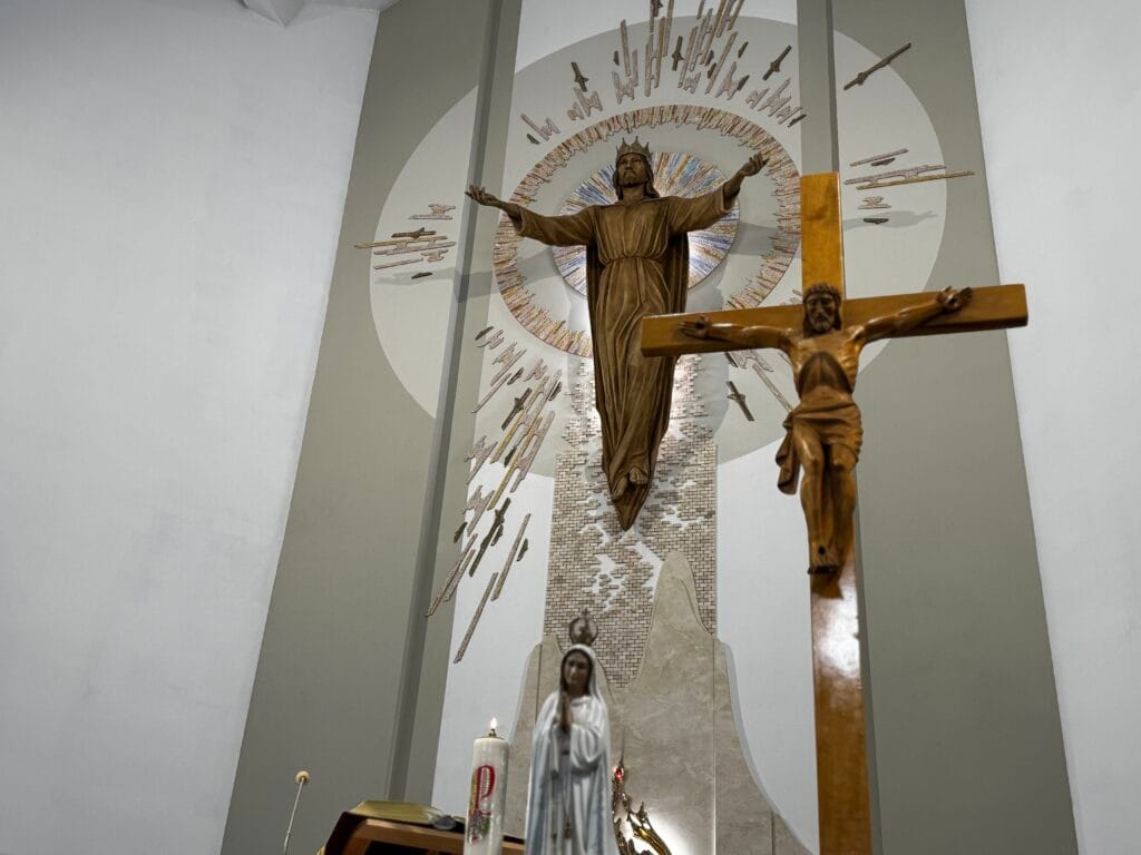 Zdjęcie kościoła z Parafia Jezusa Chrystusa Króla Wszechświata